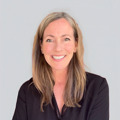 Carrie Deichl headshot